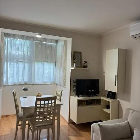 Modern In Center- Bllok Appartamento *